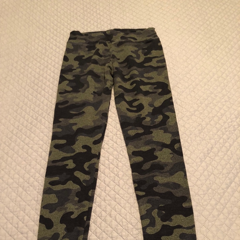 Camo jogging pants size 1